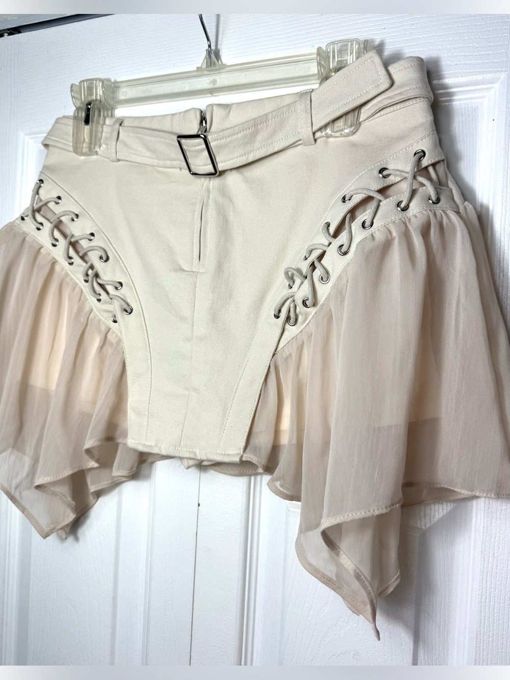 Fashion Nova Cream Mini Skort Skirt Buckle Lace Up Chiffon Hem Size Medium - Picture 5 of 7